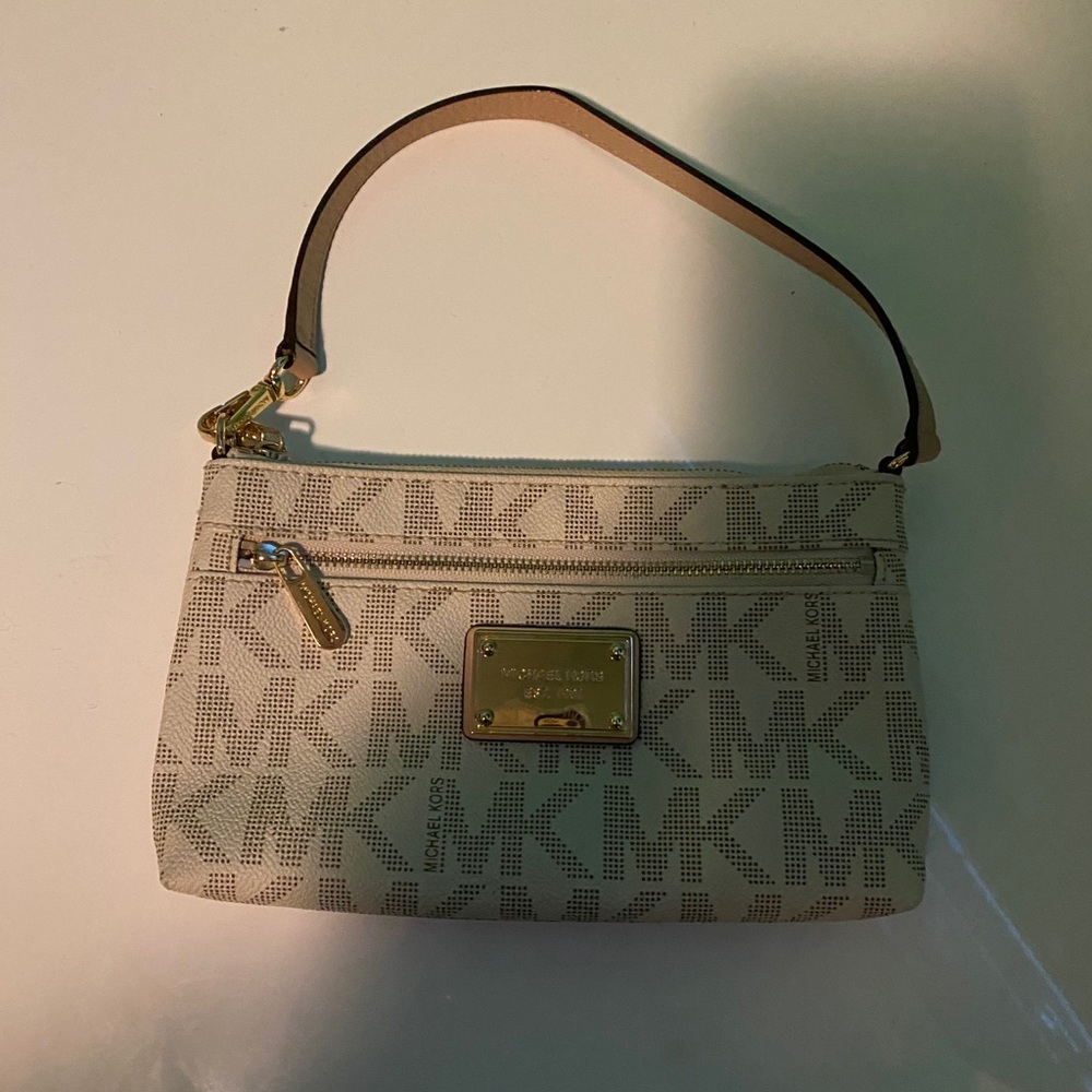Michael kors mini bag.